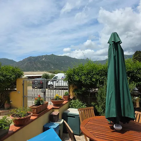 Monolocale Simius 펜션 빌라시미우스